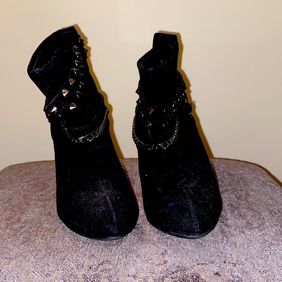 Studded booties, rarely worn, size 7.5 - Picture 3 of 3
